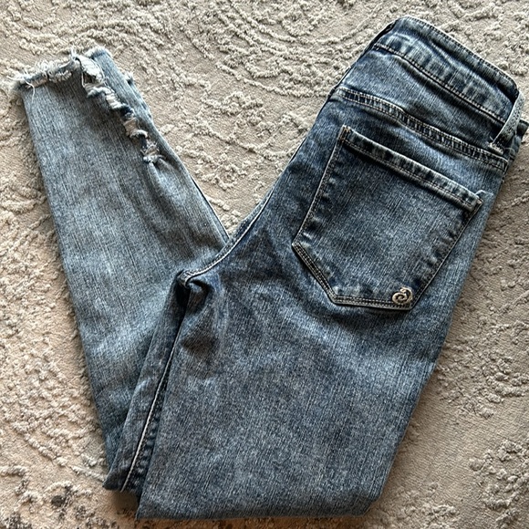 Skinny Jeans - Picture 2 of 3